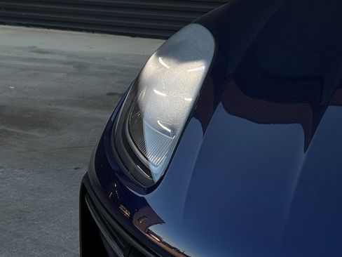 Certified 2026 Porsche Macan image 12