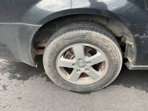 Used 2010 Dodge Grand Caravan SXT image 11