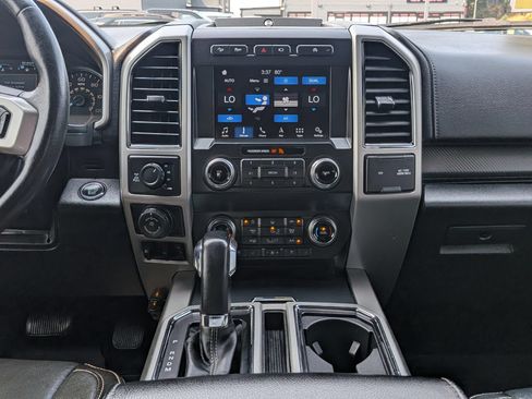 Used 2019 Ford F150 Lariat w/ Equipment Group 502A Luxury AWD/4WD image 11