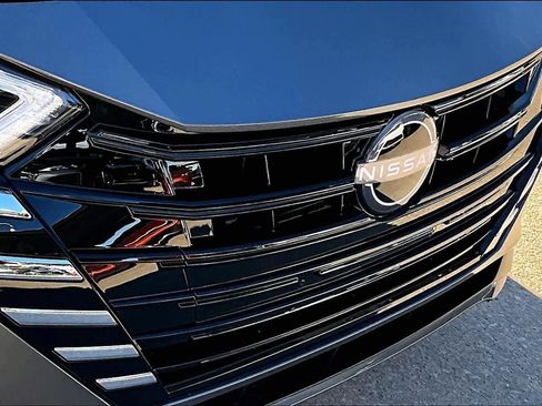 Used 2025 Nissan Versa SV image 29