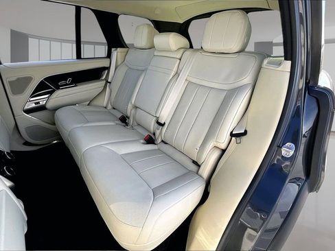 Used 2025 Land Rover Range Rover SE AWD/4WD image 20
