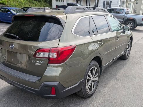 Used 2018 Subaru Outback 3.6R Limited AWD/4WD image 13
