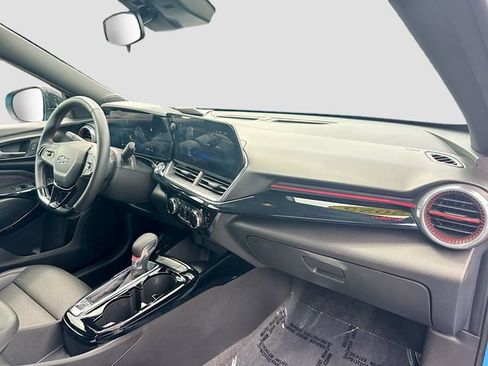 Used 2025 Chevrolet Trax RS w/ Driver Confidence Package FWD image 32