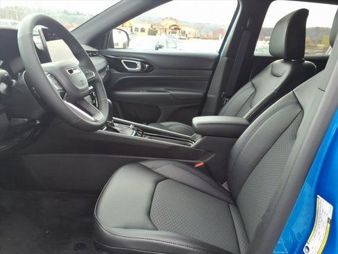New 2026 Jeep Compass Latitude image 7
