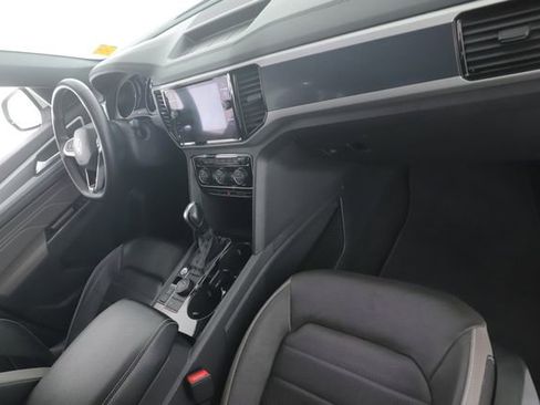 Used 2021 Volkswagen Atlas Cross Sport SEL image 32