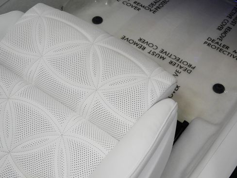 Used 2026 Mercedes-Benz Maybach SL 680 image 37