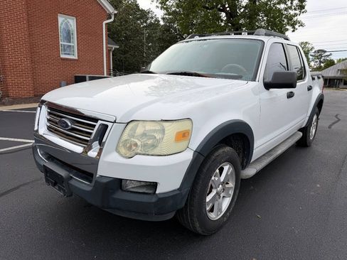 Used 2007 Ford Explorer Sport Trac XLT RWD image 2