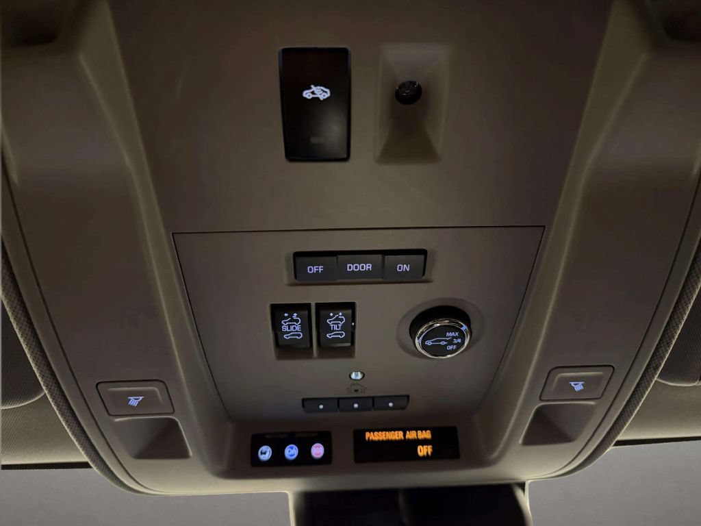 Used 2018 Cadillac Escalade Premium Luxury AWD/4WD image 49