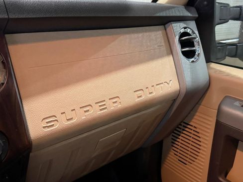 Used 2014 Ford F250 Lariat w/ Lariat Ultimate Package image 16