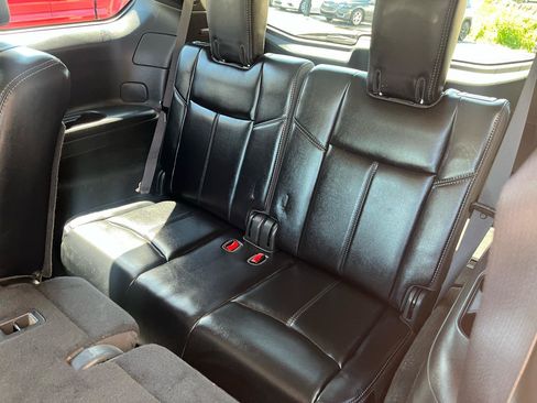 Used 2019 Nissan Pathfinder SL AWD/4WD image 29