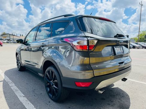 Used 2017 Ford Escape SE w/ SE Sport Appearance Package FWD image 7