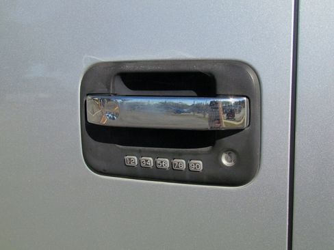 Used 2013 Ford F150 XLT image 19