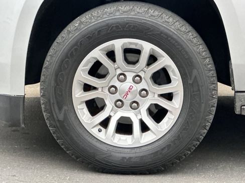 Used 2015 GMC Yukon SLT image 39