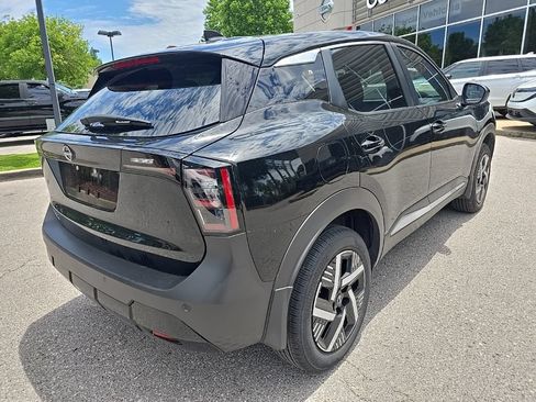 Certified 2025 Nissan Kicks SV FWD image 8