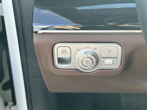 Used 2025 Mercedes-Benz GLE 350 4MATIC image 26