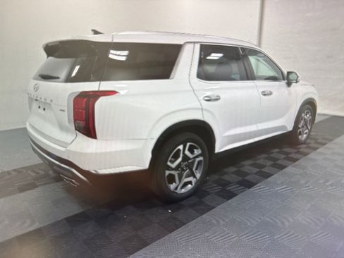Used 2024 Hyundai Palisade Limited image 2