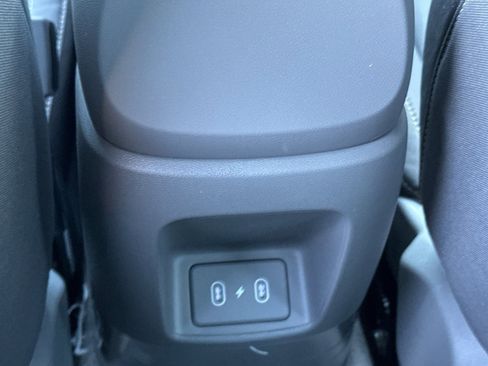 New 2025 Hyundai Elantra SEL image 14