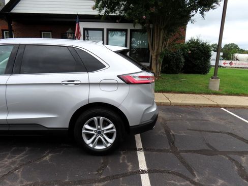 Used 2019 Ford Edge SEL image 4