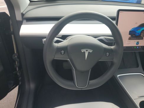 Used 2023 Tesla Model Y Long Range AWD/4WD image 15