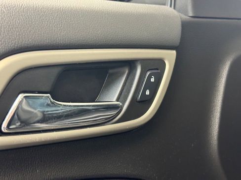 Used 2019 GMC Yukon Denali image 9