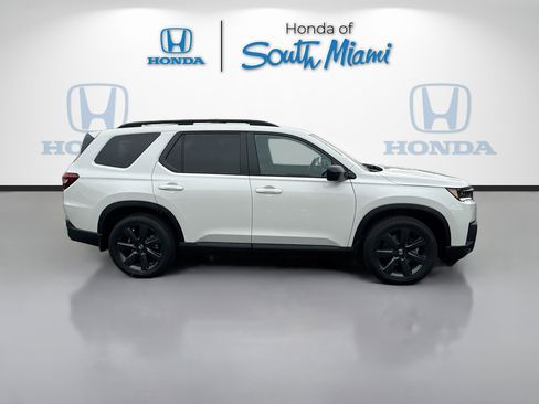 New 2026 Honda Pilot Sport image 8