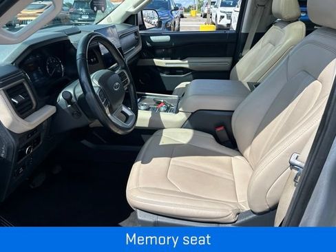 Used 2024 Ford Expedition Limited AWD/4WD image 8