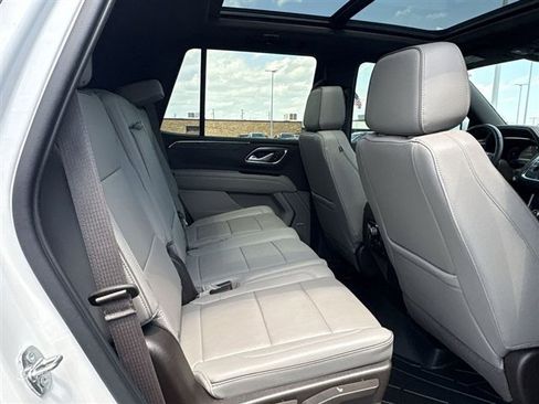 Used 2022 GMC Yukon SLT w/ SLT Premium Package AWD/4WD image 28