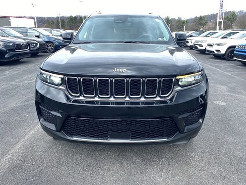 Certified 2023 Jeep Grand Cherokee Laredo X image 8