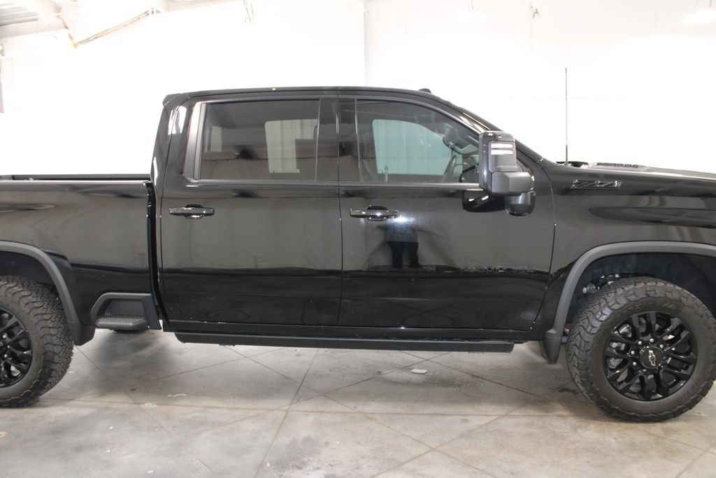 Used 2025 Chevrolet Silverado 2500 LTZ w/ LTZ Plus Package AWD/4WD image 11