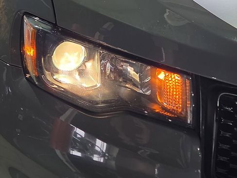 Used 2021 Jeep Grand Cherokee Freedom Edition AWD/4WD image 8