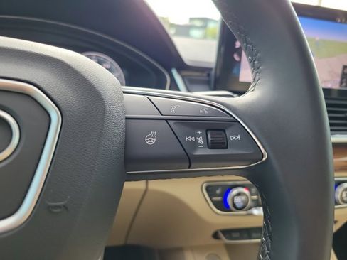 Certified 2025 Audi Q5 2.0T Premium Plus image 23
