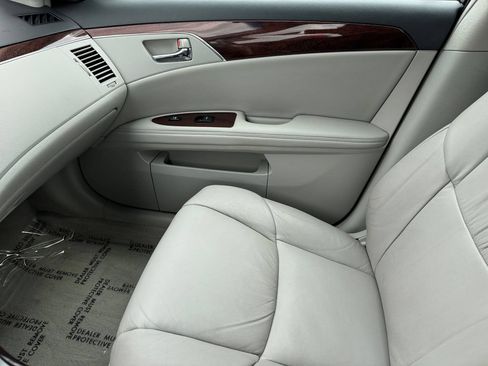 Used 2009 Toyota Avalon XLS FWD image 31