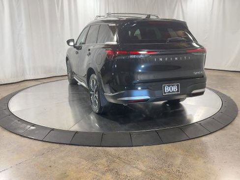 Certified 2026 INFINITI QX60 Luxe w/ Family Package image 8