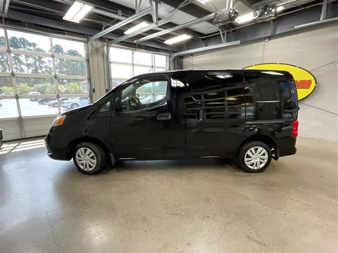 Used 2017 Nissan NV200 SV image 2