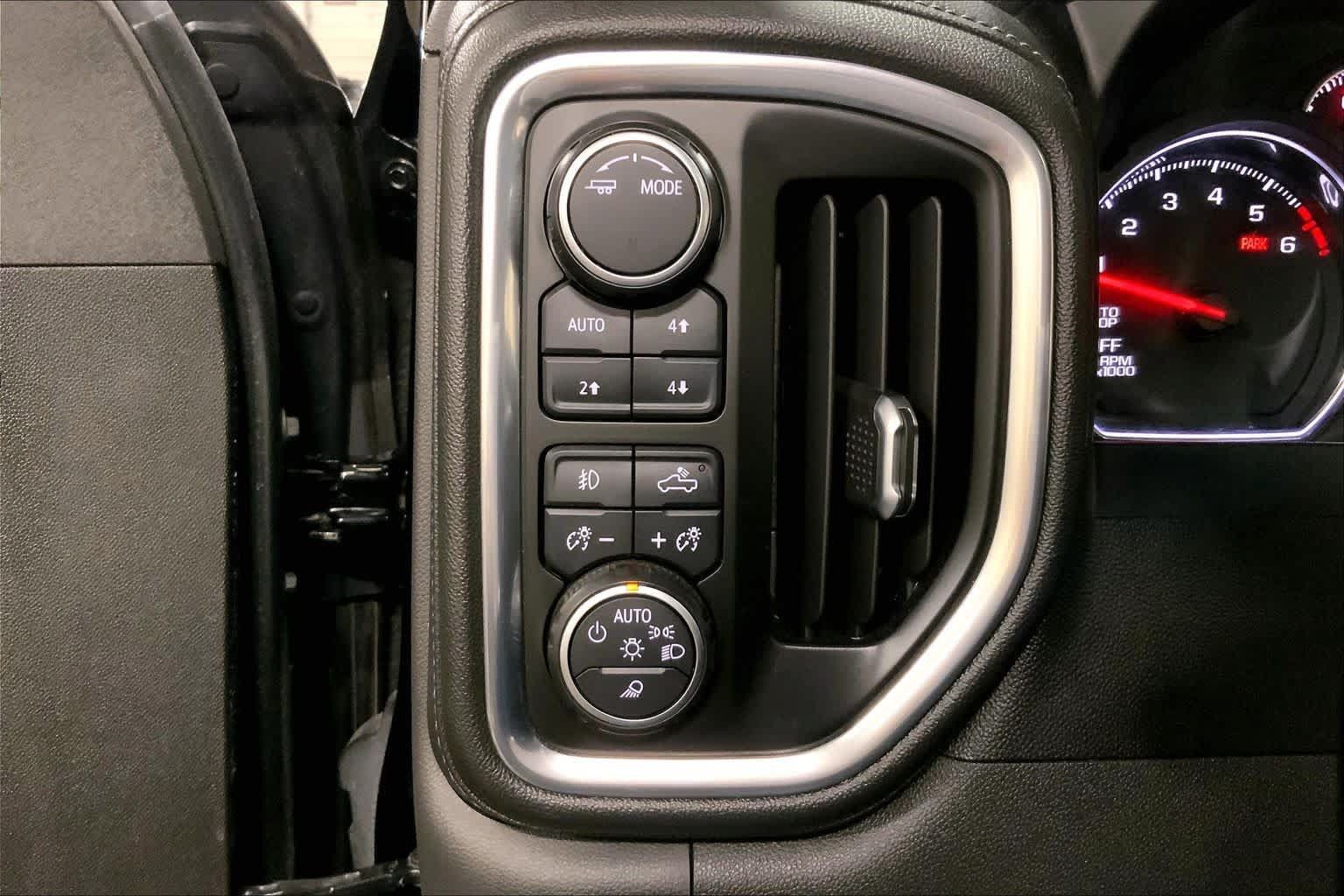 Used 2021 Chevrolet Silverado 1500 LT Trail Boss w/ Convenience Package II AWD/4WD image 35
