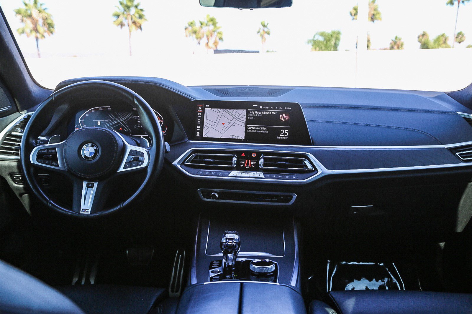 Used 2022 BMW X7 xDrive40i w/ M Sport Package AWD/4WD image 12