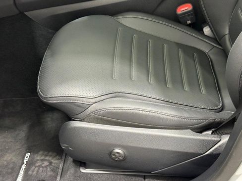 Certified 2025 Mercedes-Benz GLC 300 4MATIC image 19