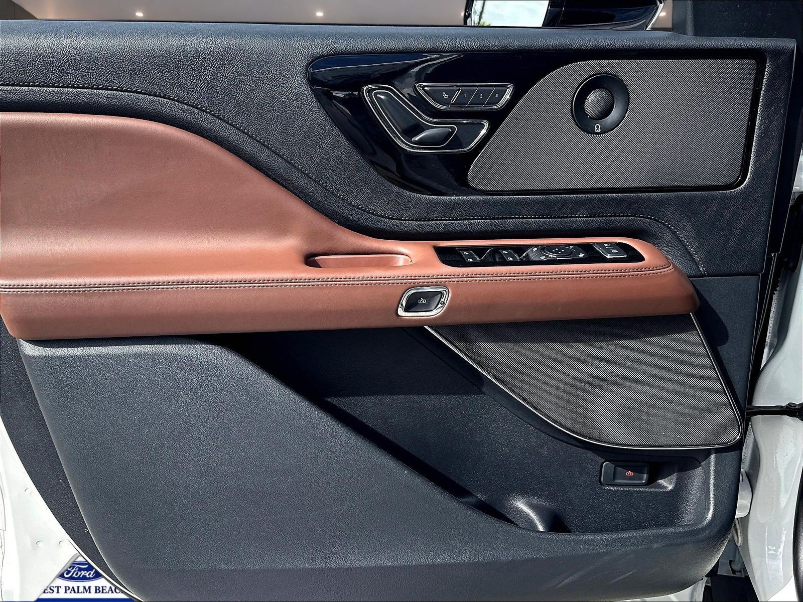 Used 2025 Lincoln Aviator Reserve RWD image 20