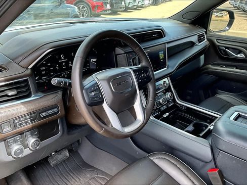 Used 2023 GMC Yukon Denali AWD/4WD image 16