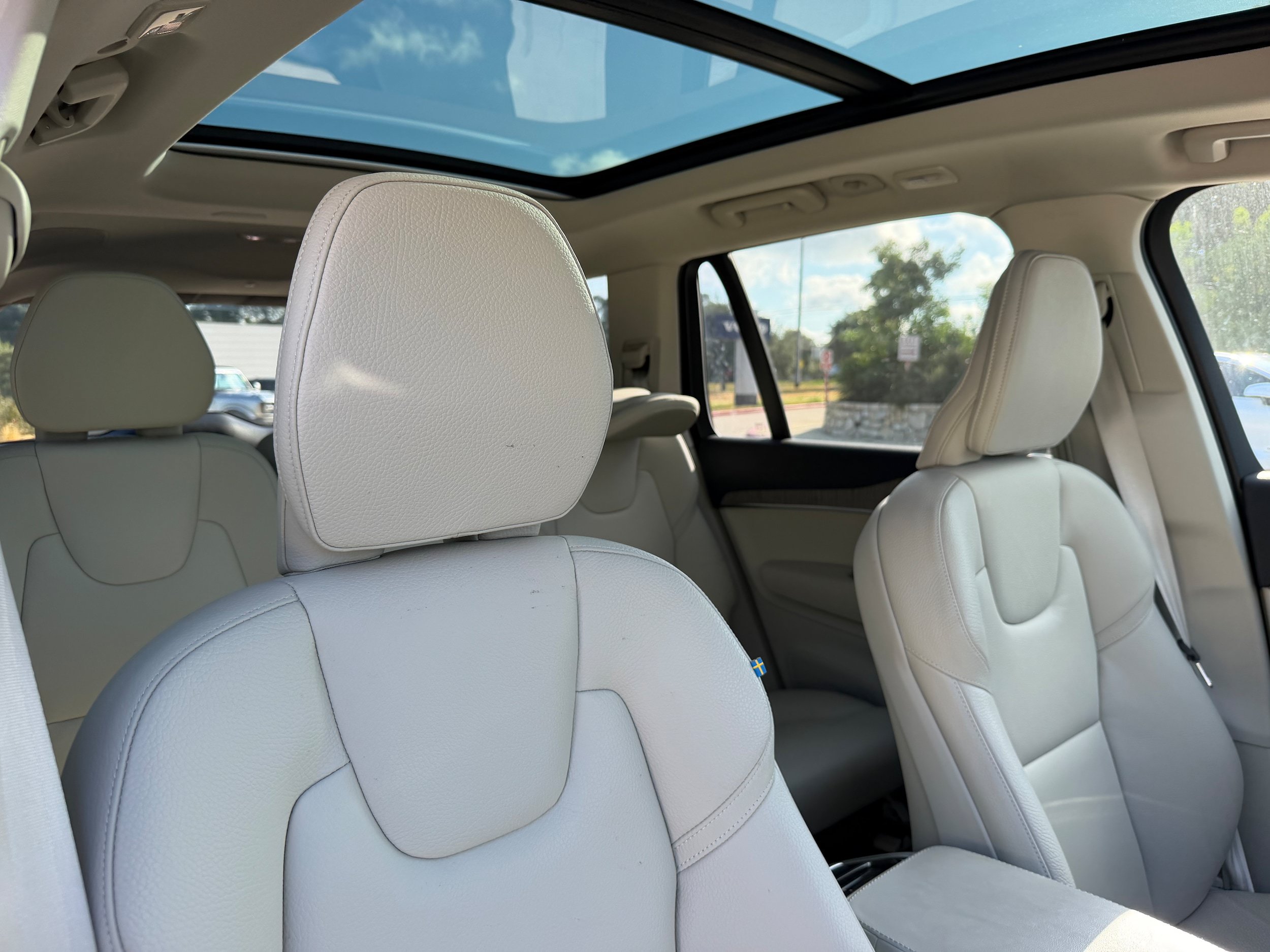 Certified 2023 Volvo XC90 B6 Plus w/ Protection Package Premier AWD/4WD image 11