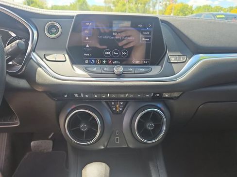 Used 2021 Chevrolet Blazer LT FWD image 19