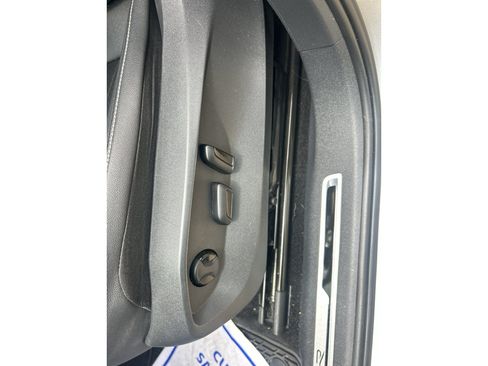 Used 2023 Volkswagen Tiguan SE R-Line FWD image 17