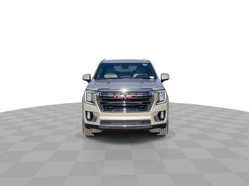 Used 2023 GMC Yukon XL SLT image 3