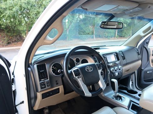 Used 2014 Toyota Sequoia Limited AWD/4WD image 7