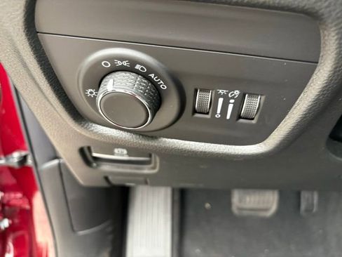 New 2025 Jeep Grand Cherokee L Laredo w/ Luxury Tech Group I image 15