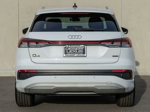Used 2022 Audi Q4 e-tron Premium Plus image 4