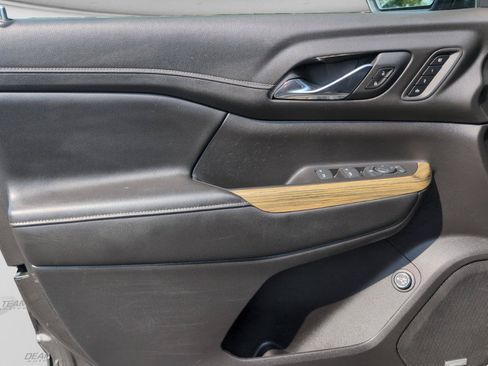 Used 2019 GMC Acadia Denali AWD/4WD image 10
