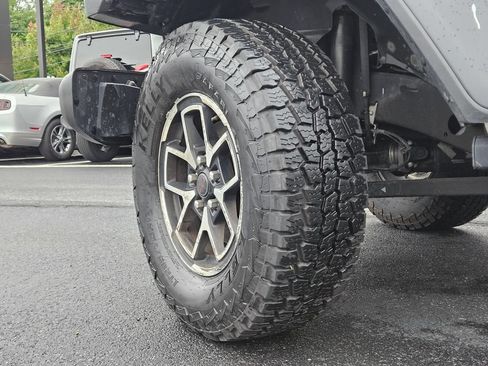 Used 2024 Jeep Wrangler Unlimited Rubicon AWD/4WD image 32