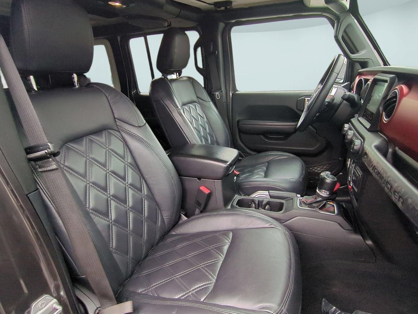 Used 2018 Jeep Wrangler Unlimited Rubicon AWD/4WD image 28