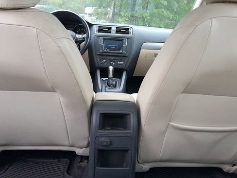 Used 2017 Volkswagen Jetta SE FWD image 31
